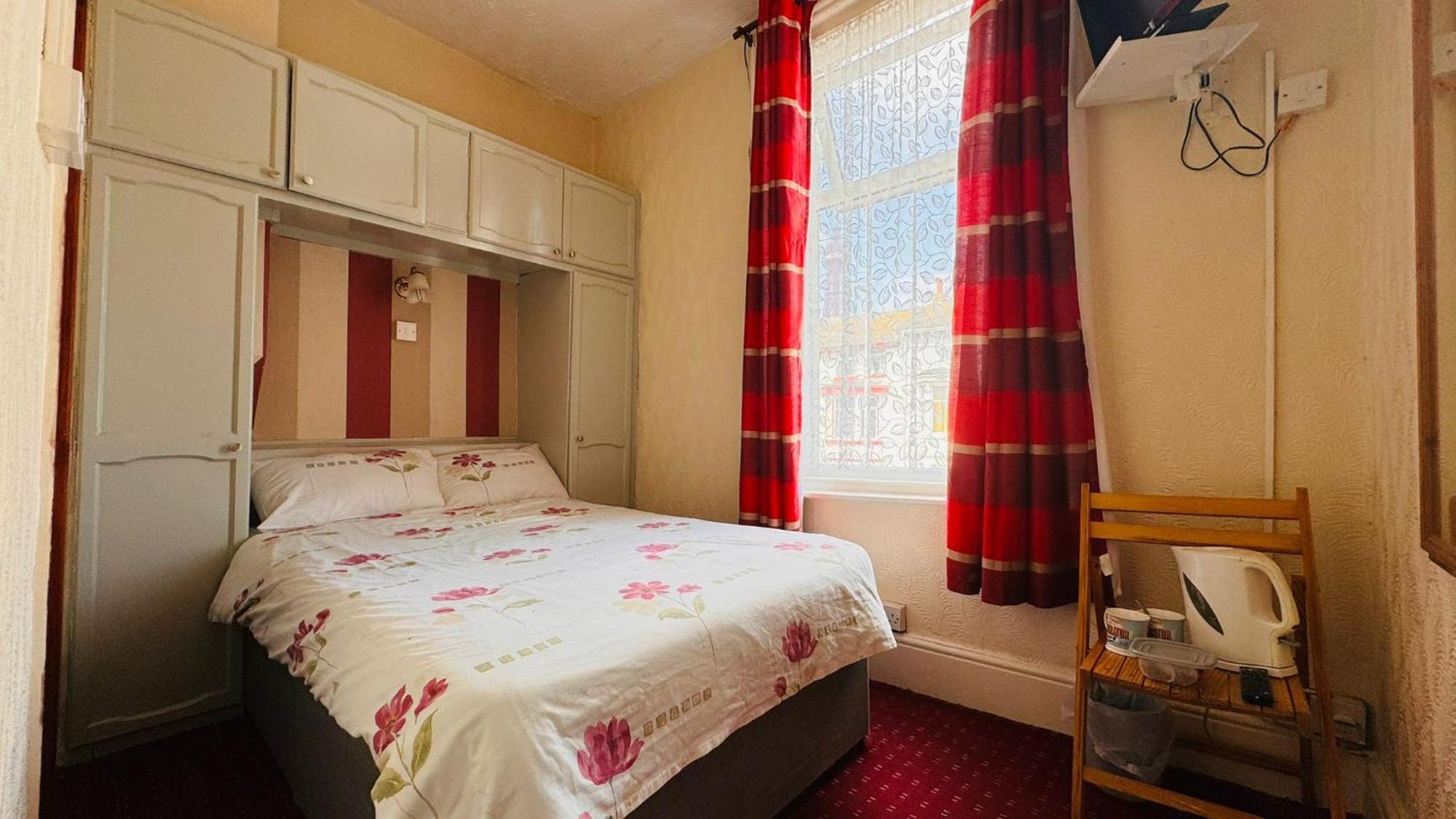 Delamere Hotel Блекпул Екстериор снимка